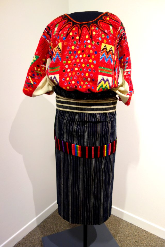 Unidentified clothing, Maya - Textile Museum of Canada - DSC01457
