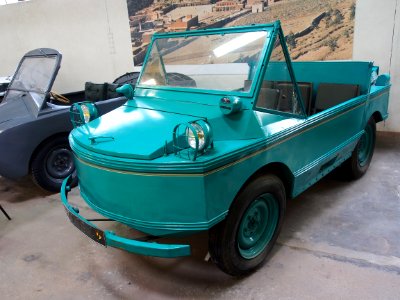 Unknown amphibious vehicle in the Musée des Blindés, France, pic-3