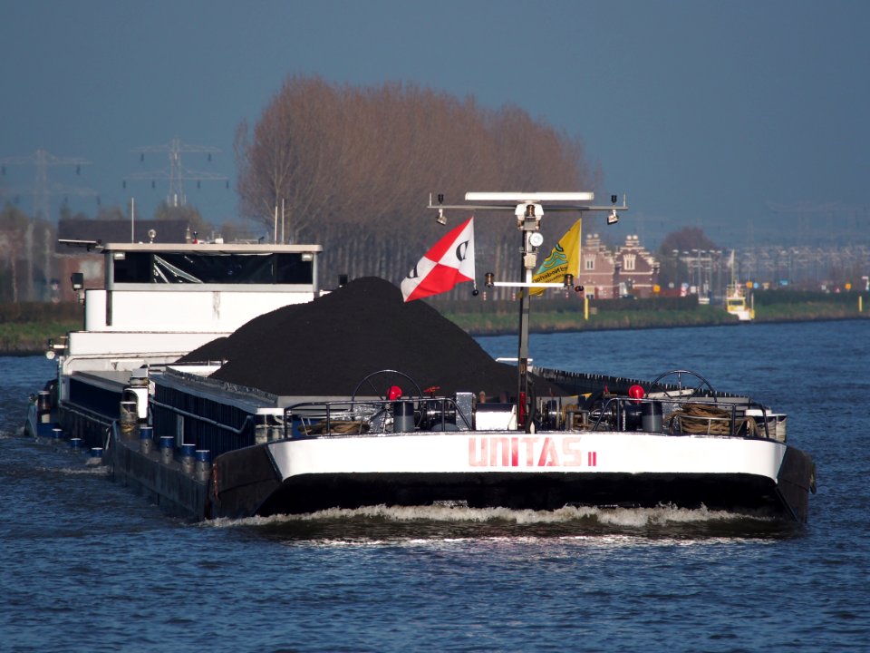 Unitas, ENI 02321516 & Unitas II, ENI 02321886 op het Amsterdam-Rijn kanaal, foto 1