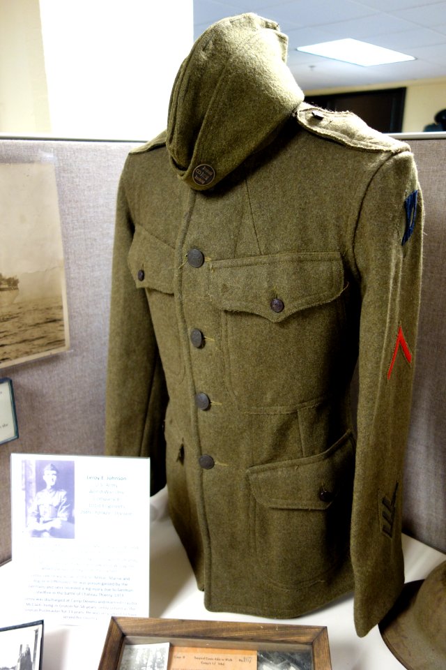 Uniform, World War I, Company B, 101st Engineers, 26th Yankee Division - Fort Devens Museum - DSC07188