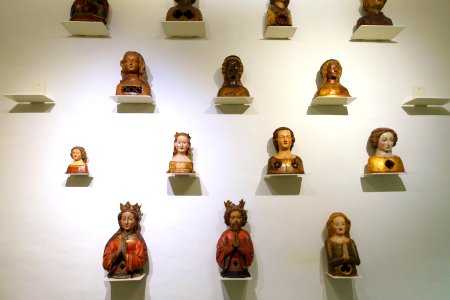 Unidentified heads - Museum Schnütgen - Cologne, Germany - DSC00124