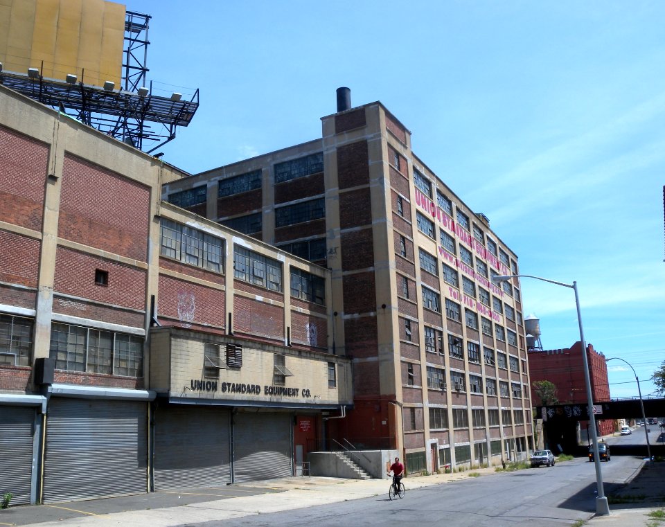 Union Standard Eq 825 E141st St jeh