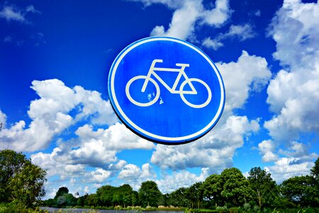 Sign direction round traffic sign