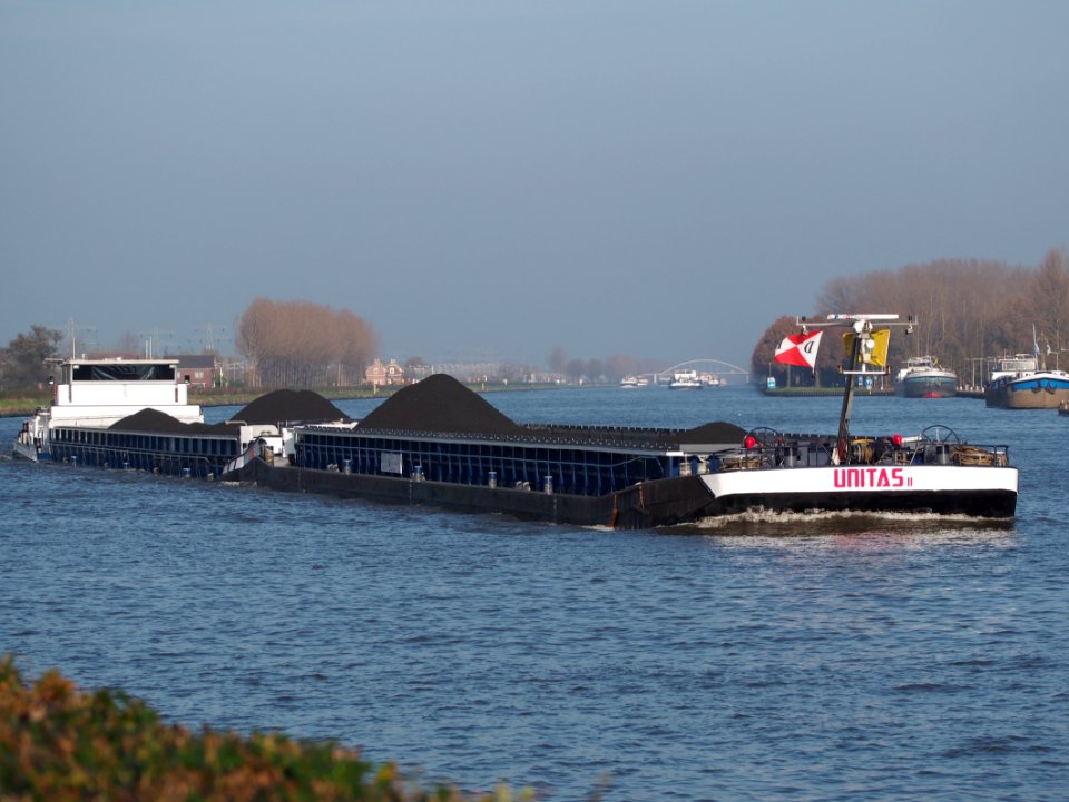 Unitas, ENI 02321516 & Unitas II, ENI 02321886 op het Amsterdam-Rijn kanaal, foto 2