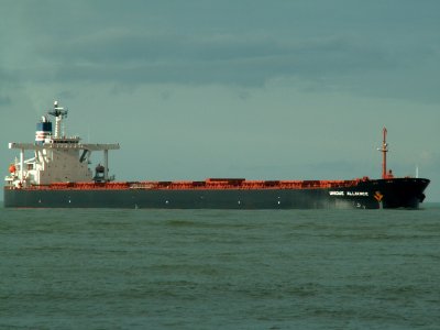 Unique Alliance - IMO 9206437 - Callsign 9HRD8 photo-5 approaching Port of Rotterdam, Holland 11-Feb-2006
