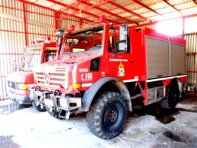 Unimog U4000 fire engine of the Fire sub-station of Apollonia, Pyrosvestiko klimakio Apollonion, pic2