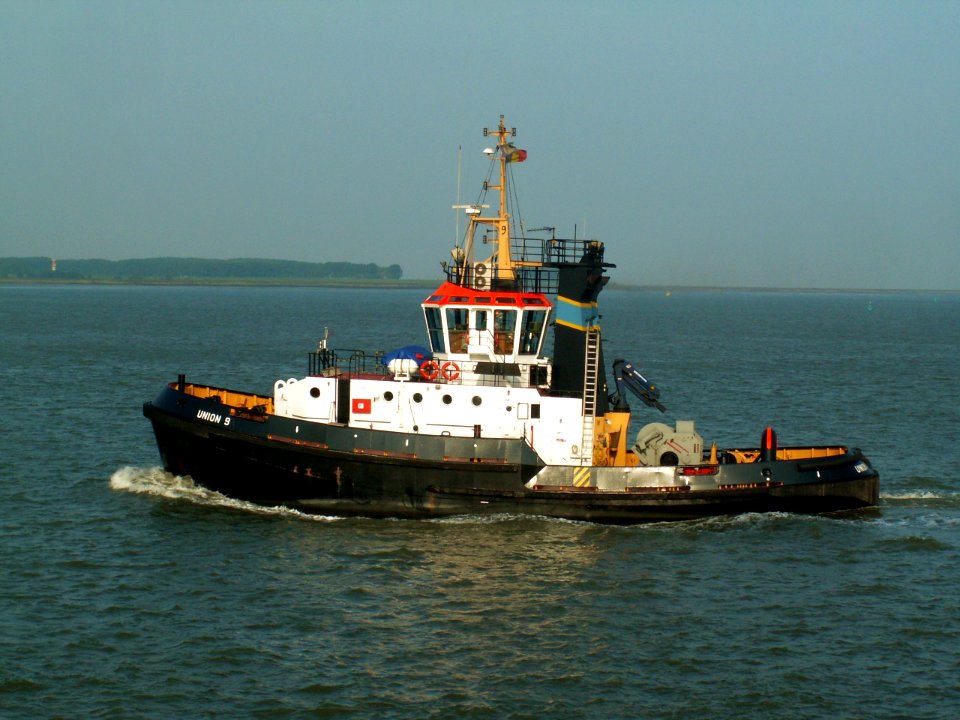 Union 9 - IMO 9120188 in front of Berendrecht locks, Antwerp, Belgium 01-Sep-2005