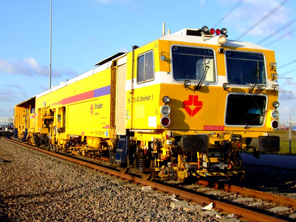 Unimat 5 at Rotterdam havencomplex p4