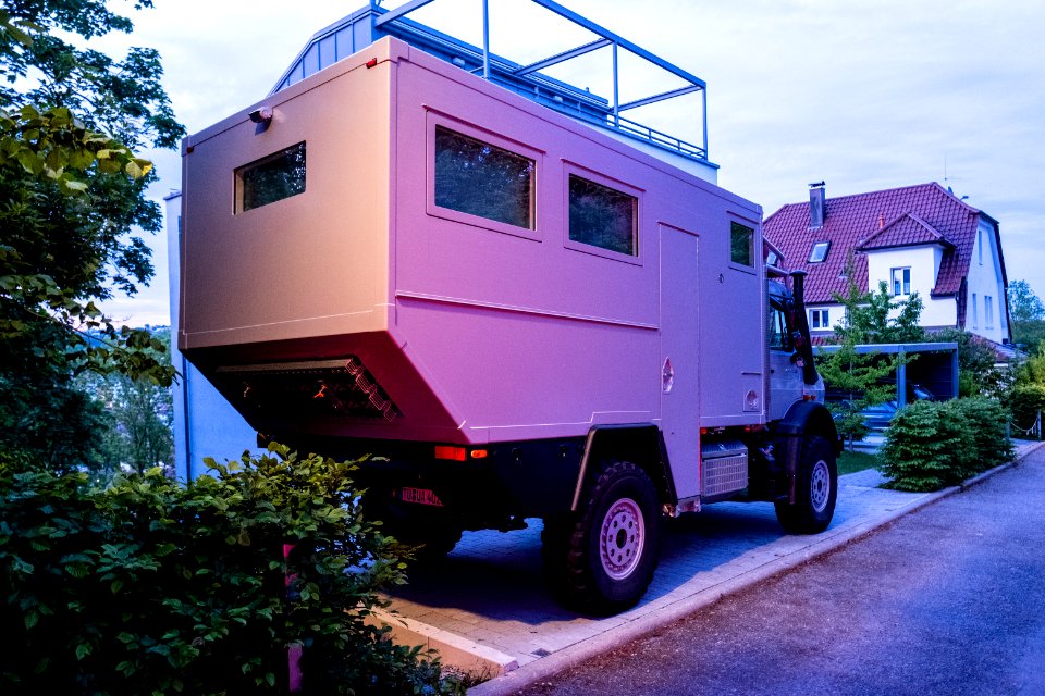 Unimog in der Schlossbergstraße in Tübingen 03