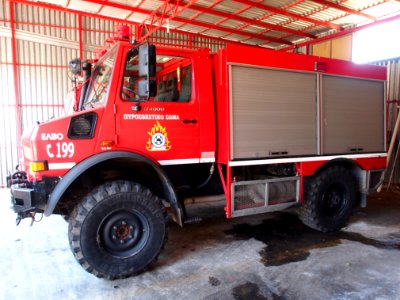 Unimog U4000 fire engine of the Fire sub-station of Apollonia, Pyrosvestiko klimakio Apollonion, pic3