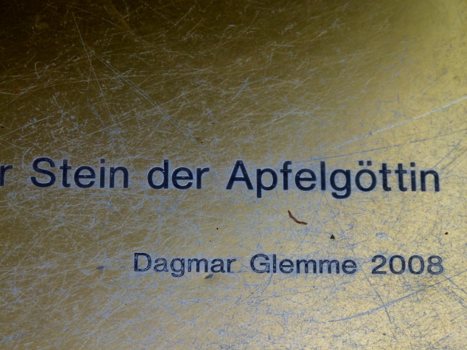 Uelzen - Weg der Steine 13. Stein der Apfelgöttin