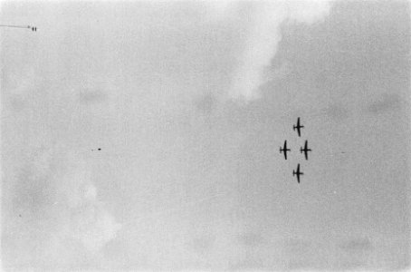 U-brigade neemt afscheid van haar doden. Escadrille jager van Militaire Lucht…, Bestanddeelnr 85B-3-4