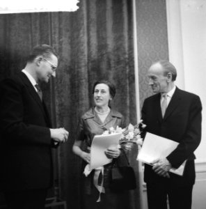 Uitreiking van de M. Nijhoffprijs in Den Haag door het Prins Bernhardfonds , v.l, Bestanddeelnr 912-0068