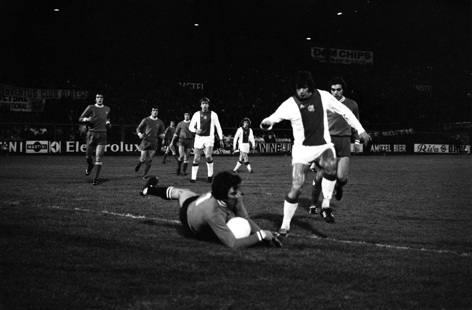 UEFA Cup Ajax tegen Juventus 2-1, doelman Zoff is Suurbier te vlug af, Mulder k, Bestanddeelnr 927-6380
