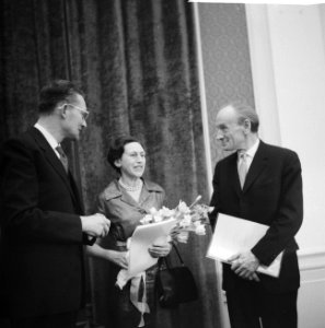 Uitreiking van de M. Nijhoffprijs in Den Haag door het Prins Bernhardfonds , v.l, Bestanddeelnr 912-0066