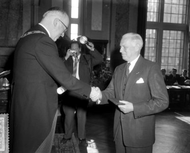 Uitreiking van Oldenbarneveltpenning Ernste, Bestanddeelnr 912-4764