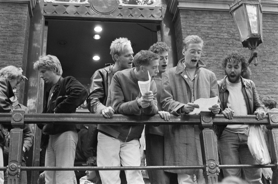 Uit protest tegen het beleid van minister Deetman hebben studenten het Maagdenhu, Bestanddeelnr 933-0859