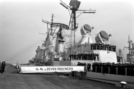 Uitdienststelling Hr Ms Zeven Provinciën in Den Helder het schip na de uit, Bestanddeelnr 928-2125