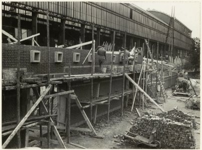 Uitbreiding van het station aan het Kennemerplein. NL-HlmNHA 54010630