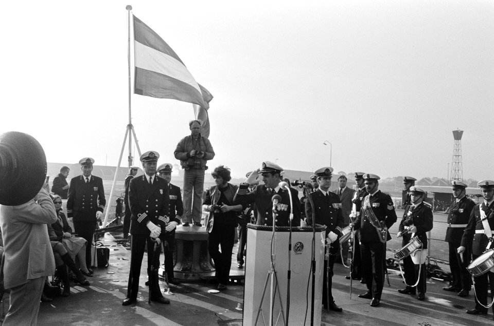 Uitdienststelling Hr Ms Zeven Provinciën in Den Helder momenten tijdens pl, Bestanddeelnr 928-2129