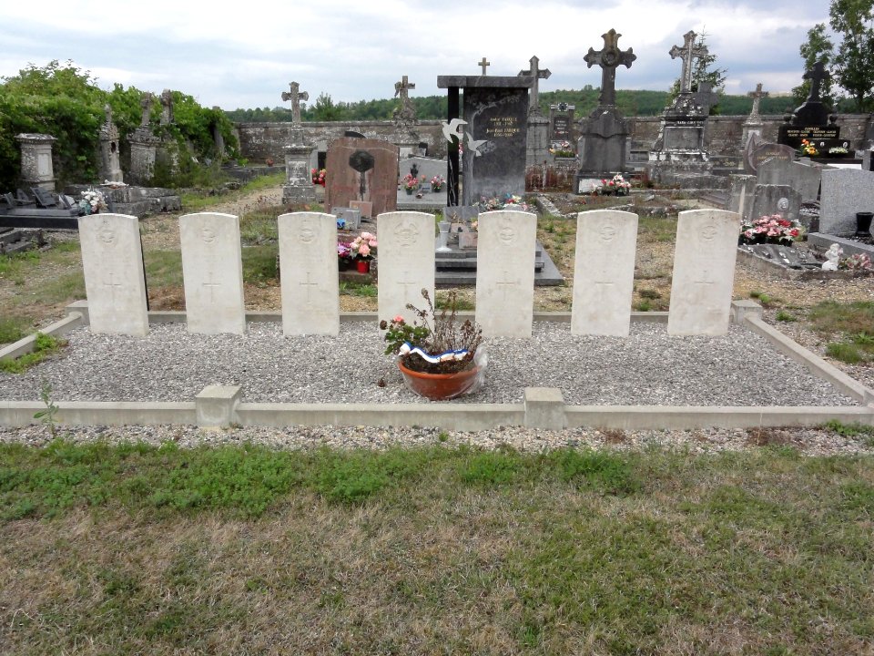 Ugny-sur-Meuse (Meuse) tombes de guerre de la CWGC