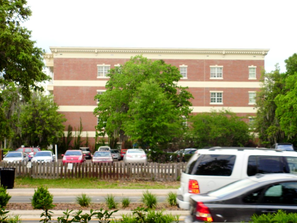 UF-105ClassroomBuilding