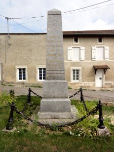 Ugny-sur-Meuse (Meuse) monument aux morts (03)