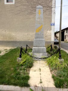 Ugny-sur-Meuse (Meuse) monument aux morts (01)