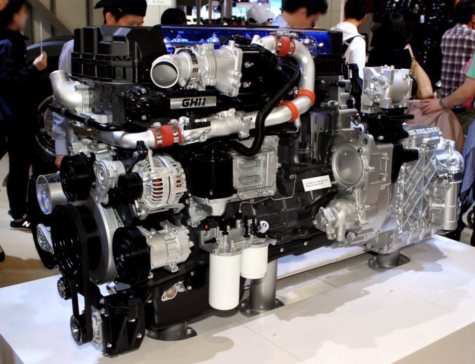 UD Trucks GH11 engine and Escot-VI