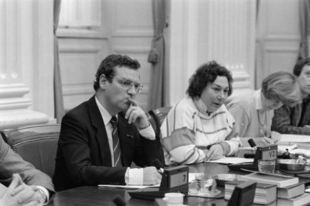 UCV plannen commissie Dekker staatssecretaris Dees tijdens debat, Bestanddeelnr 934-0173