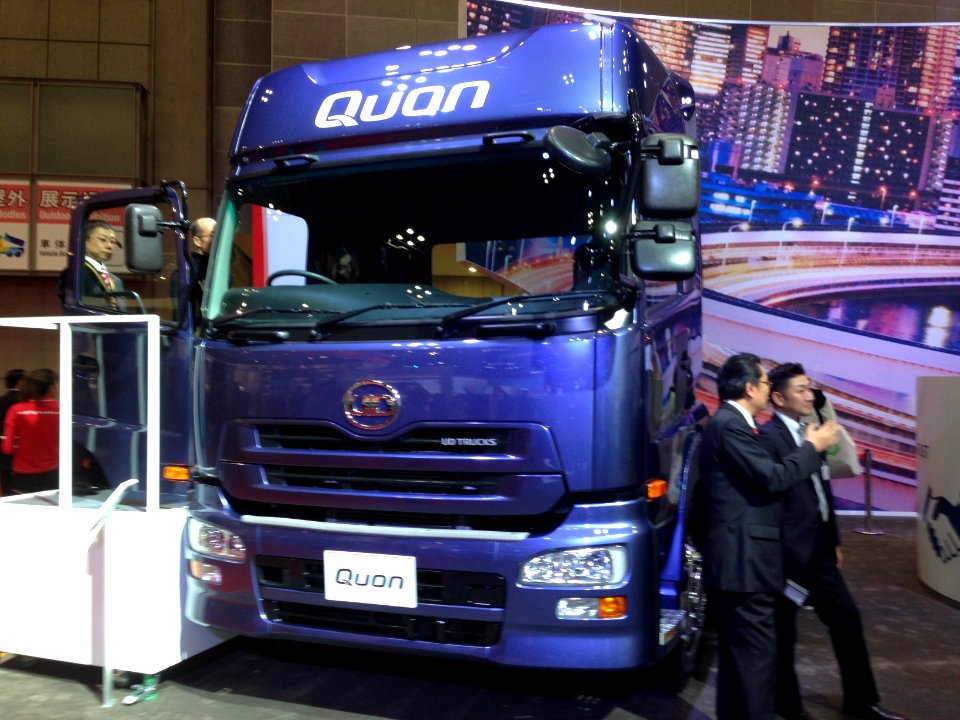 UD Quon GK 4x2 Tractor - Tokyo Motor Show 2013