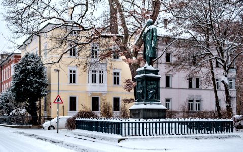 Uhlanddenkmal in Tübingen mit Schnee 2018