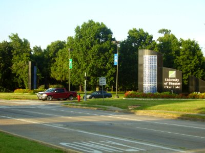 UHClearLakeEntrance1