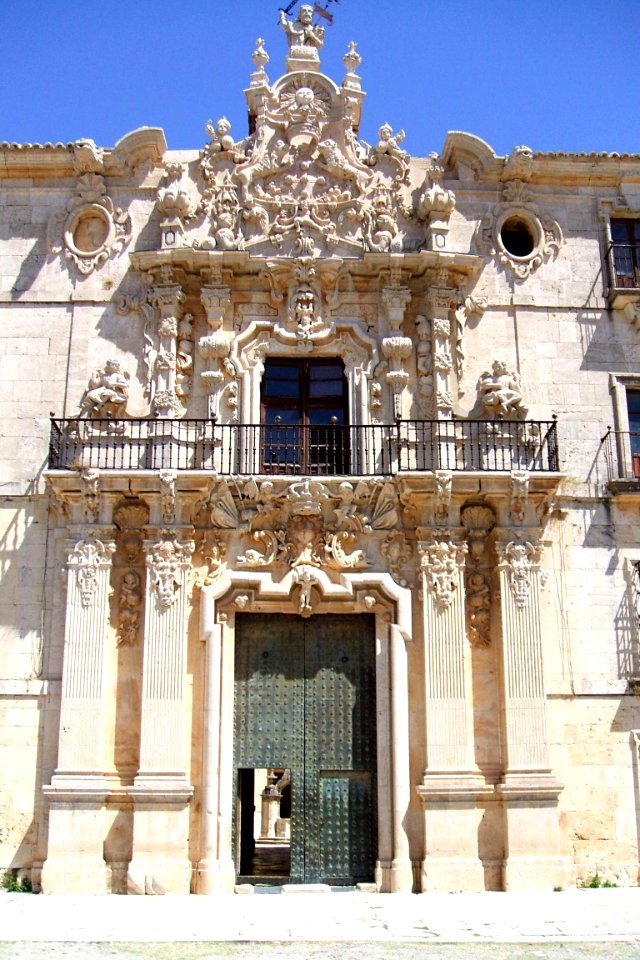 Uclés - Real Monasterio de Santiago 01