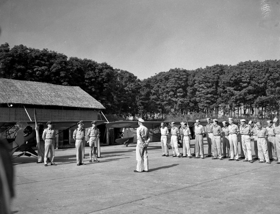 Uitreiking klein-militair-brevet aan 83 leerling-vliegers door generaal-majoor …, Bestanddeelnr 10072