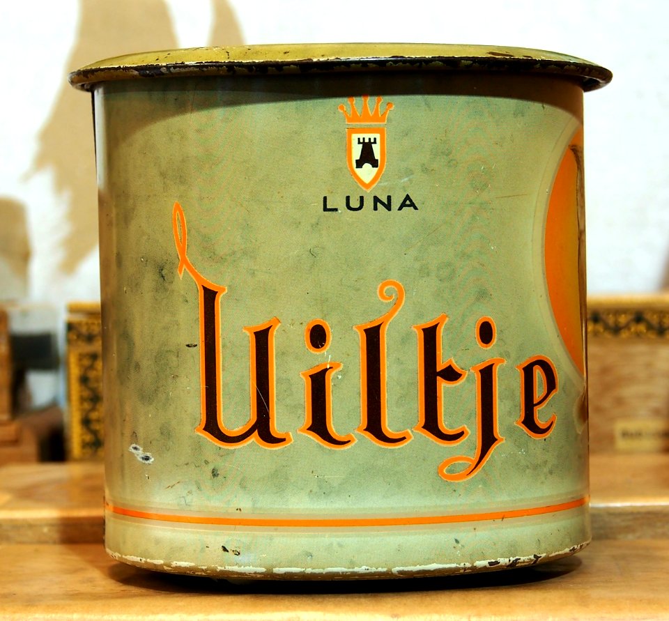 Uiltje luna sigaren blik pic1