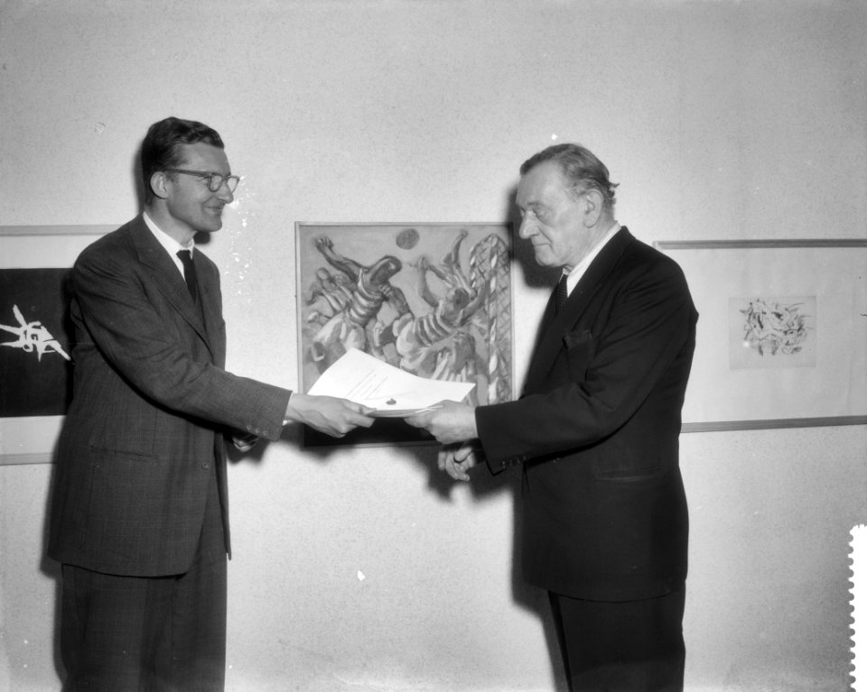 Uitreiking kunstprijs 1958 van de Sporle in Amsterdam door prof mr G J Wiard, Bestanddeelnr 909-5933