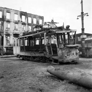 Uitgebrande tram op Stationsplein, Bestanddeelnr 900-4368