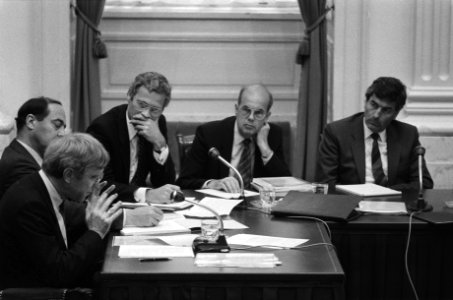 Uitgebreide cievergadering TK kabinetsbesluit kruisraketten v.l.n.r. PvdA-woord, Bestanddeelnr 932-9972