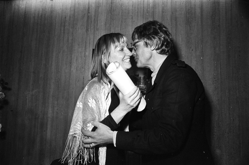 Uitreiking Johan Kaartprijs aan actrice Doris van Caneghem door Dimitri Frenkel , Bestanddeelnr 928-9596