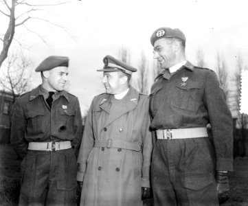 Uitreiking Korea-onderscheidingen Van der Vranden enz, Bestanddeelnr 905-0360