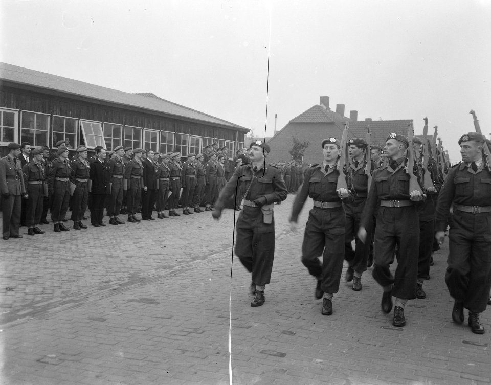 Uitreiking Amerikaanse onderscheidingen aan Korea vrijwilligers, Bestanddeelnr 906-1183