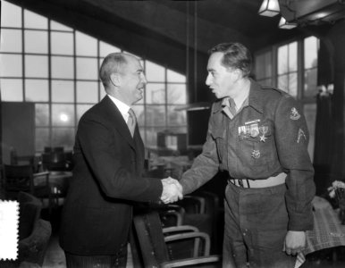 Uitreiking Amerikaanse onderscheidingen aan Korea vrijwilligers, Bestanddeelnr 906-1180