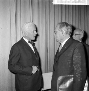 Uitreiking A.W. Groote-prijs. Laatste officiële daad van dr. W. Drees. Drees leg, Bestanddeelnr 918-6537