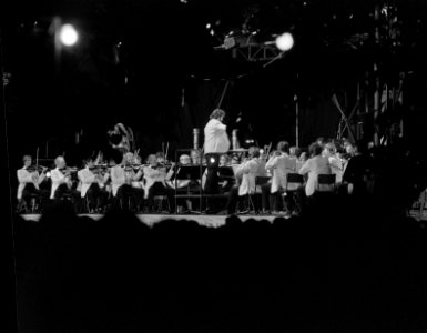 Uitmarkt 88 openlucht concert Concertgebouworkest in Amsterdam onder leiding va, Bestanddeelnr 934-3021