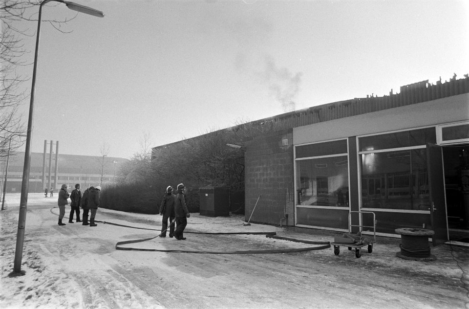 Uitgebrand proeflokaal van Waterloopkundig Laboratorium in Delft, Bestanddeelnr 930-0775