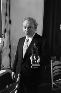 Uitreiking Edisons Klassiek 1971 in Geertekerk Utrecht, Isaac Stern met Edison, Bestanddeelnr 925-0912