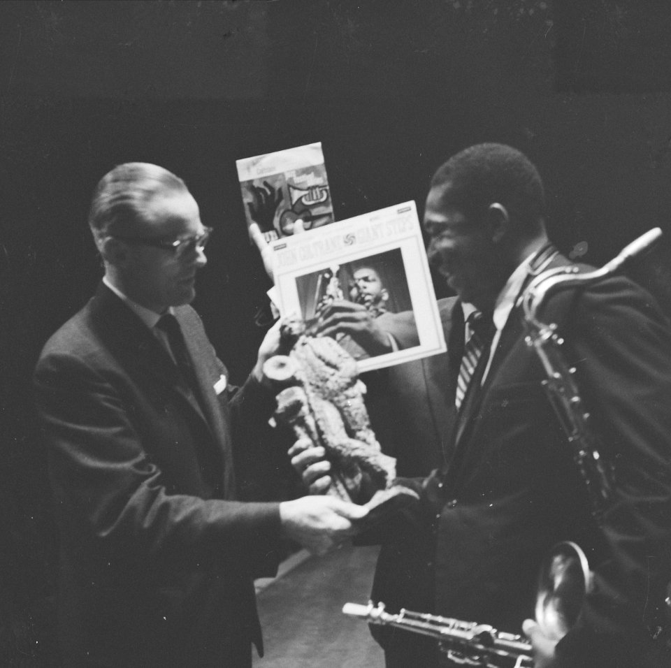 Uitreiking Edison aan John Coltrane in Concertgebouw, Bestanddeelnr 913-2045