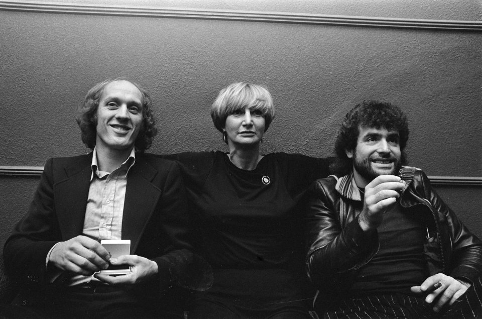 Uitreiking Gouden Harpen vlnr Herman van Veen, Adèle Bloemendaal en George , Bestanddeelnr 928-8371