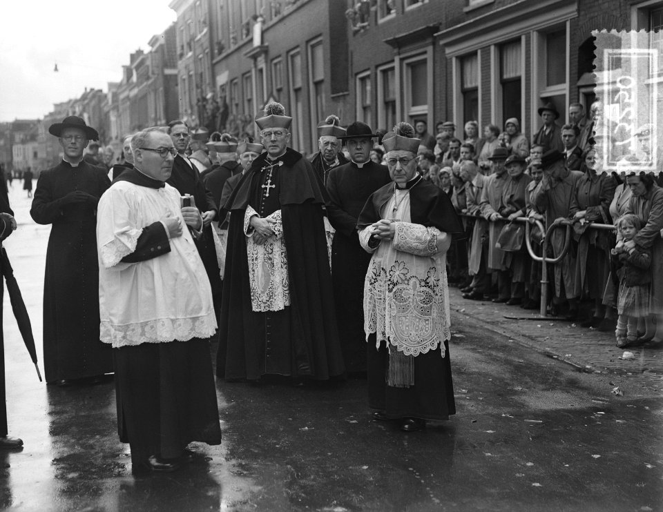 Uitvaart Kardinaal De Jong Utrecht, Bestanddeelnr 907-3250